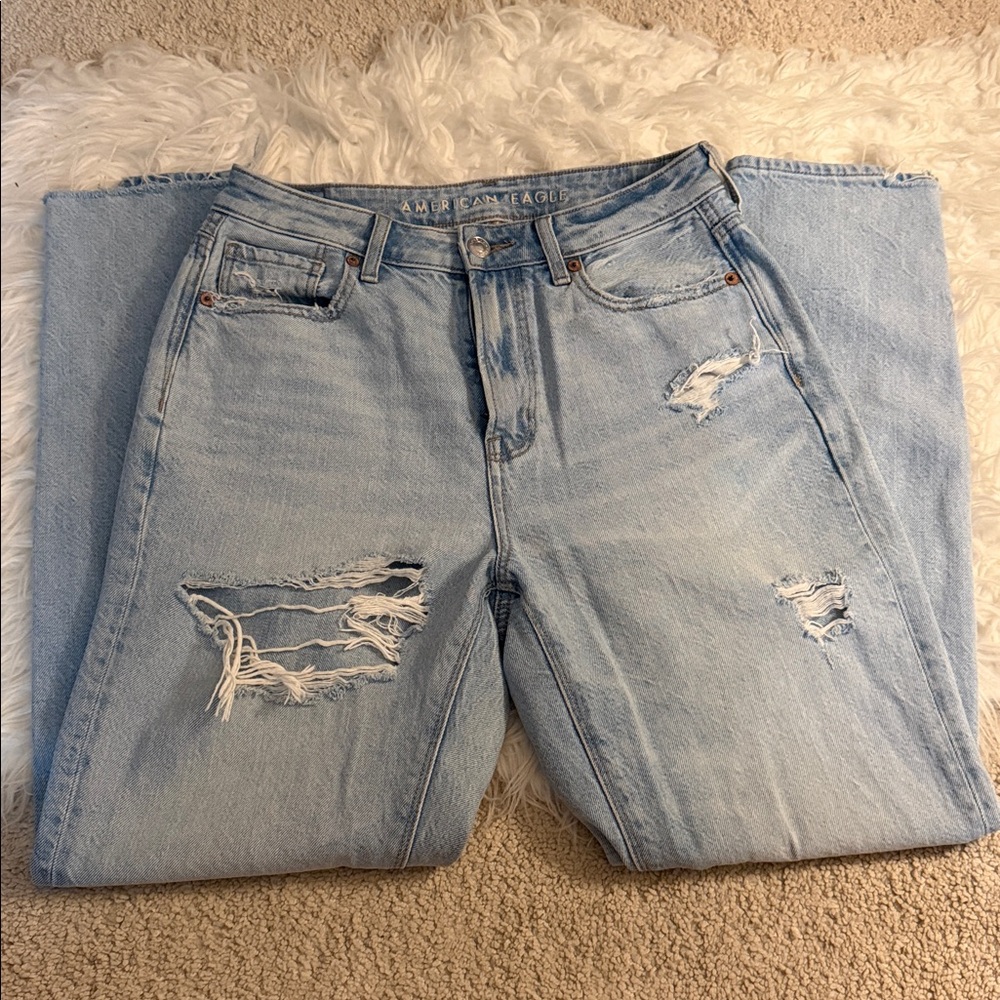 American Eagle Size 2 Light Blue Distressed Straight Leg Jeans – Worn Once!